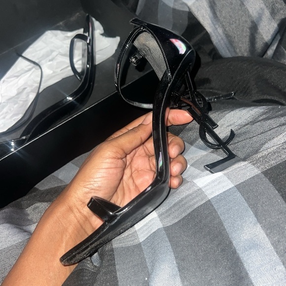 Lightly worn authentic ysl mug wall holders black - Picture 6 of 9